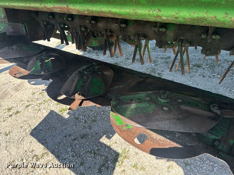 image for item DE2151 2021 John Deere W235 swather / windrower