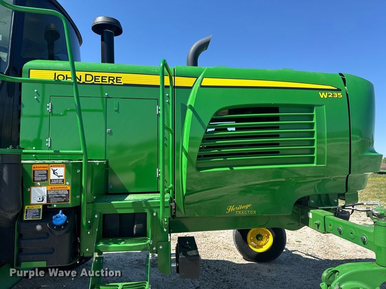 image for item DE2151 2021 John Deere W235 swather / windrower