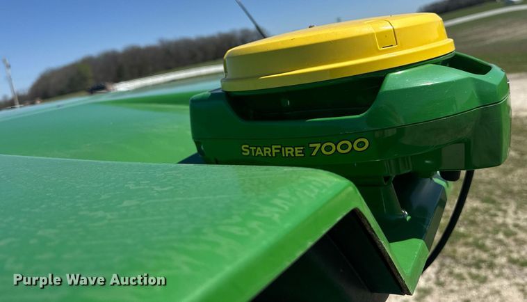 image for item DE2151 2021 John Deere W235 swather / windrower