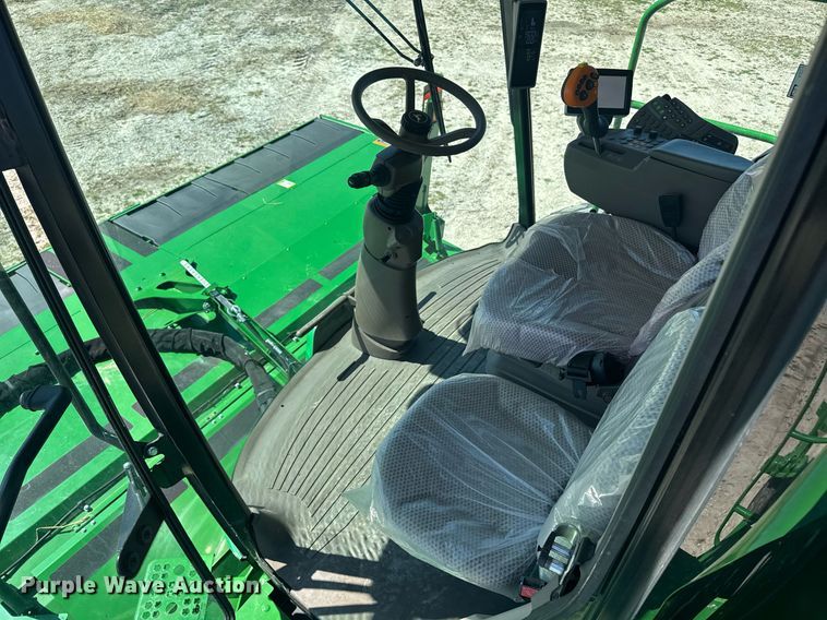 image for item DE2151 2021 John Deere W235 swather / windrower