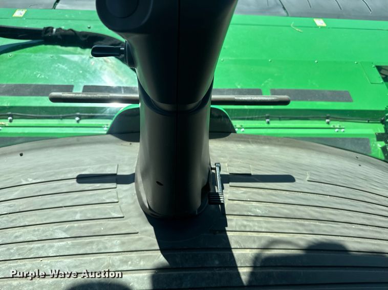 image for item DE2151 2021 John Deere W235 swather / windrower