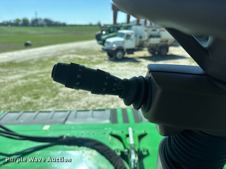 image for item DE2151 2021 John Deere W235 swather / windrower