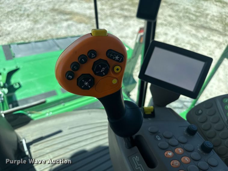 image for item DE2151 2021 John Deere W235 swather / windrower