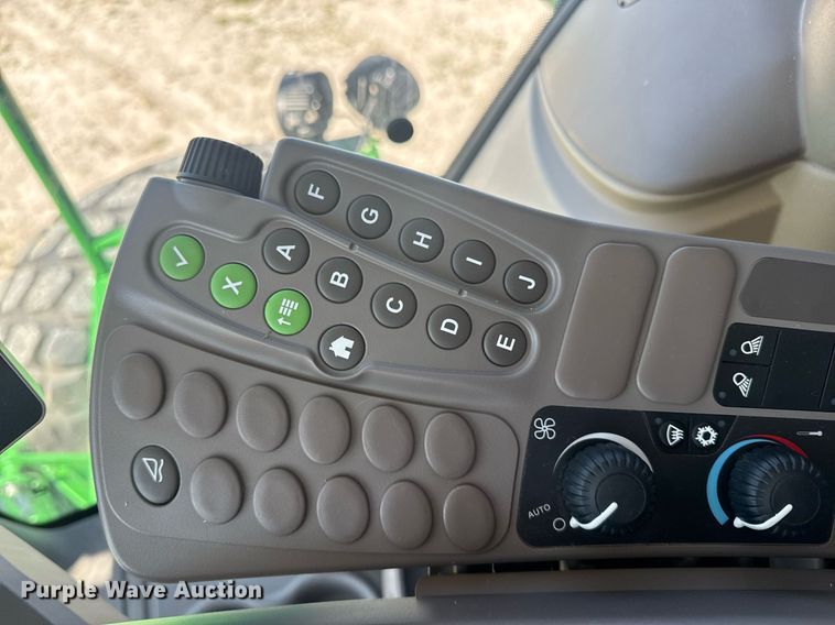 image for item DE2151 2021 John Deere W235 swather / windrower