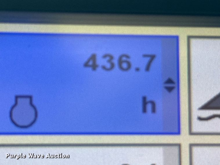 image for item DE2151 2021 John Deere W235 swather / windrower