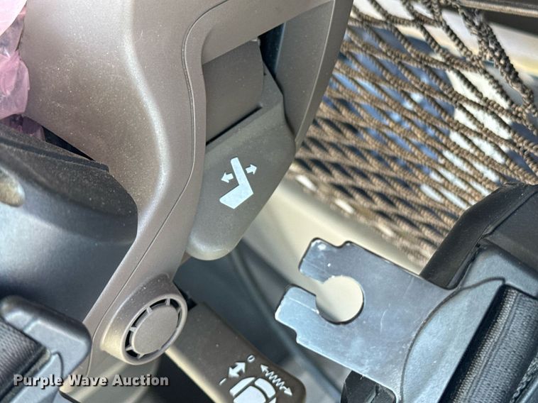 image for item DE2151 2021 John Deere W235 swather / windrower