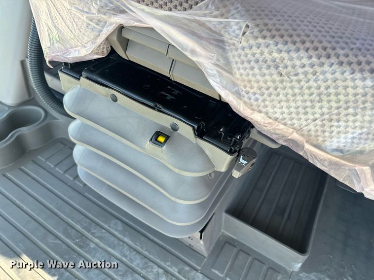 image for item DE2151 2021 John Deere W235 swather / windrower