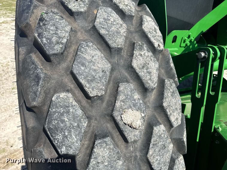 image for item DE2151 2021 John Deere W235 swather / windrower