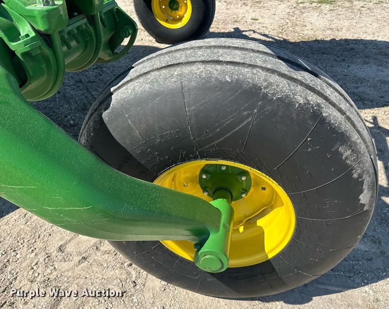 image for item DE2151 2021 John Deere W235 swather / windrower
