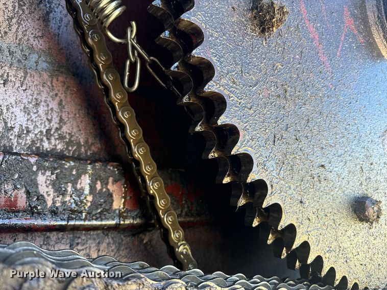 image for item DE2152 2001 International 4900 feed mixer truck