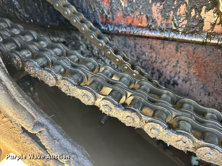 image for item DE2152 2001 International 4900 feed mixer truck