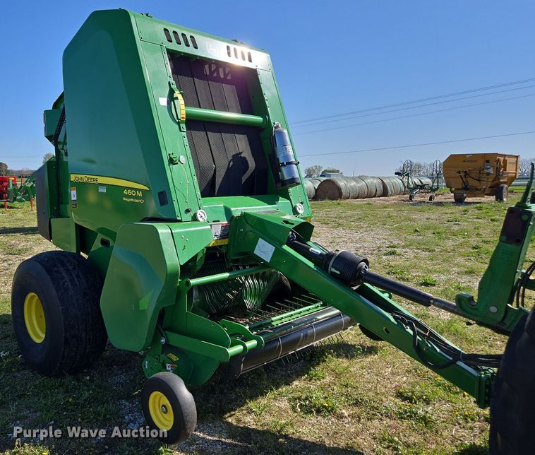 image for item DE2153 2018 John Deere 460M Mega Wide HC2 round baler
