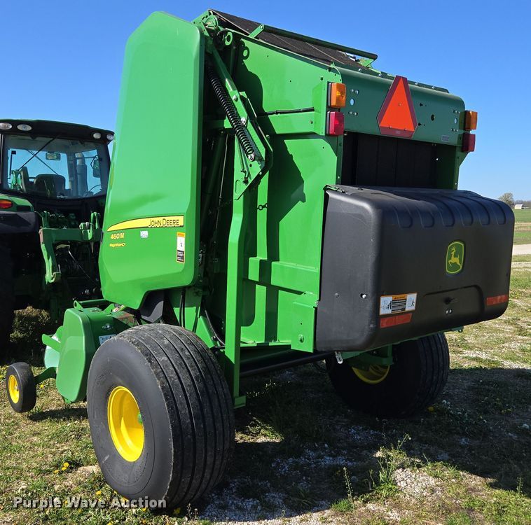 image for item DE2153 2018 John Deere 460M Mega Wide HC2 round baler