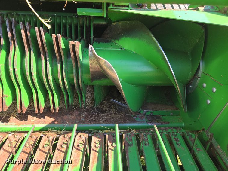 image for item DE2153 2018 John Deere 460M Mega Wide HC2 round baler