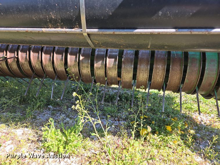 image for item DE2153 2018 John Deere 460M Mega Wide HC2 round baler