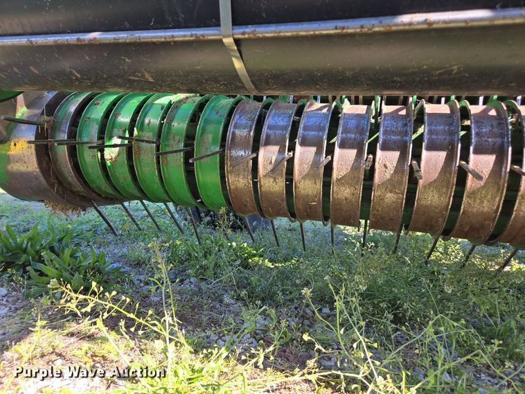 image for item DE2153 2018 John Deere 460M Mega Wide HC2 round baler