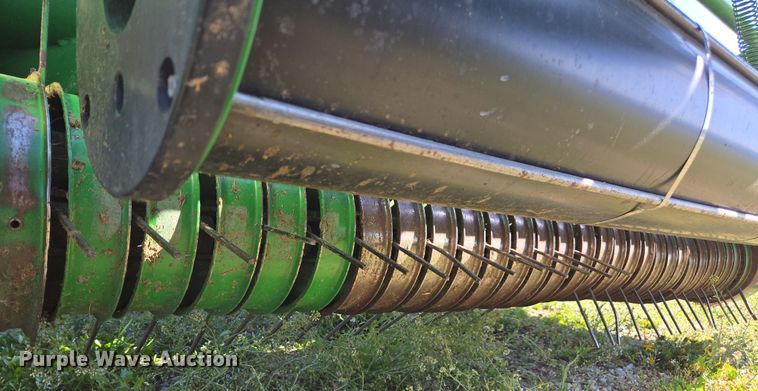 image for item DE2153 2018 John Deere 460M Mega Wide HC2 round baler