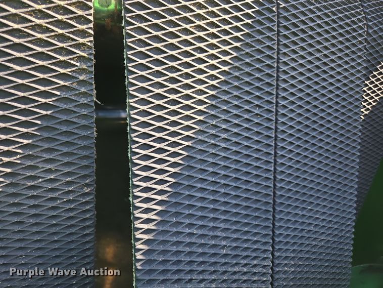 image for item DE2153 2018 John Deere 460M Mega Wide HC2 round baler