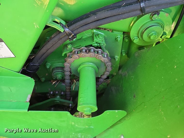 image for item DE2153 2018 John Deere 460M Mega Wide HC2 round baler