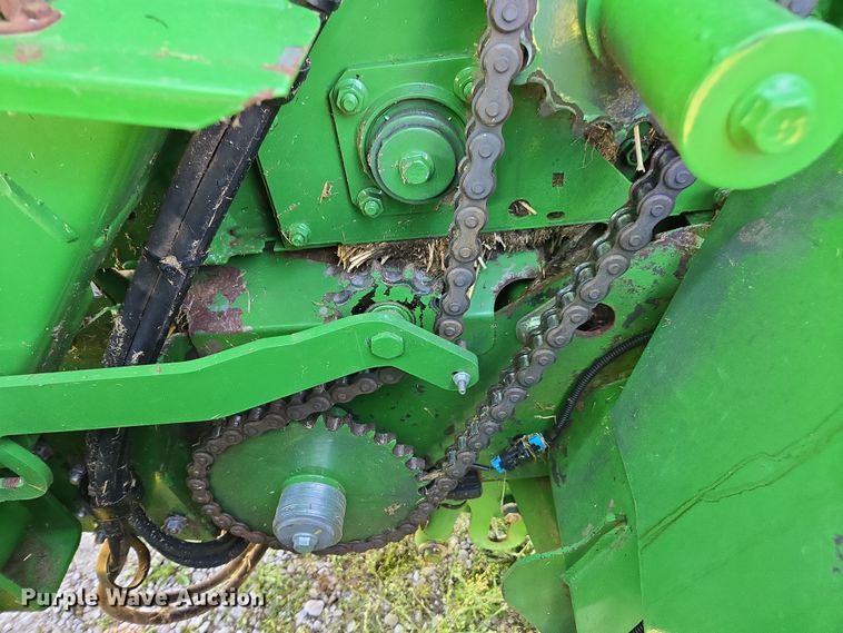 image for item DE2153 2018 John Deere 460M Mega Wide HC2 round baler