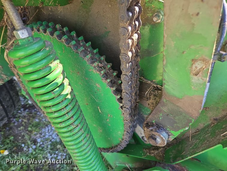 image for item DE2153 2018 John Deere 460M Mega Wide HC2 round baler