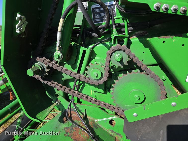 image for item DE2153 2018 John Deere 460M Mega Wide HC2 round baler