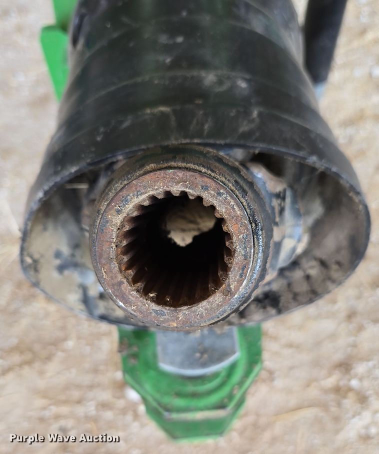 image for item DE2153 2018 John Deere 460M Mega Wide HC2 round baler