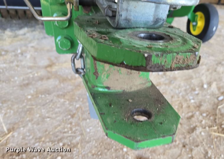 image for item DE2153 2018 John Deere 460M Mega Wide HC2 round baler