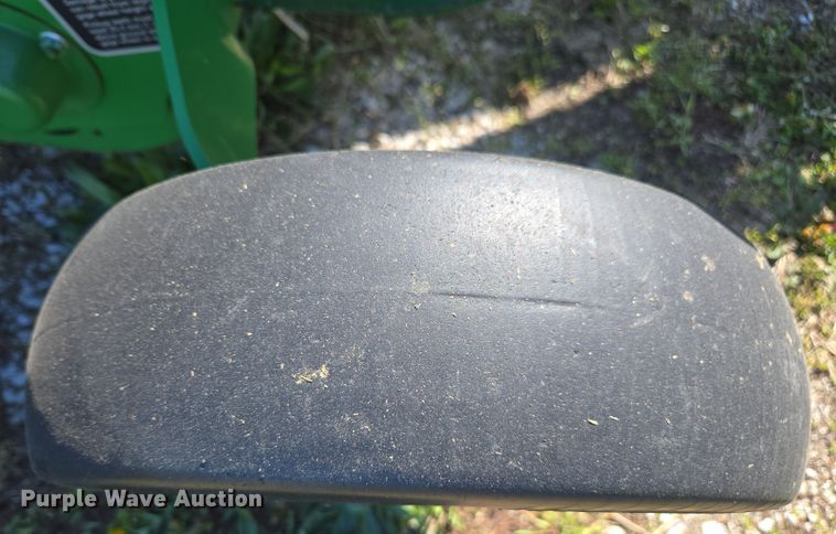 image for item DE2153 2018 John Deere 460M Mega Wide HC2 round baler