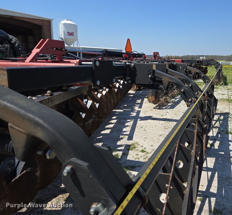 image for item DE2157 2011 Case IH 370 True-Tandem disk