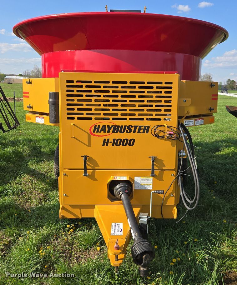 image for item DE2158 2021 Haybuster 1000 tub grinder