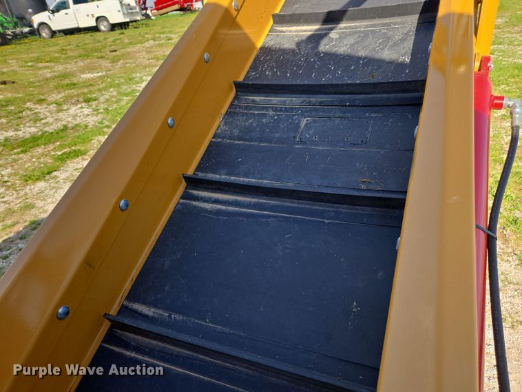 image for item DE2158 2021 Haybuster 1000 tub grinder