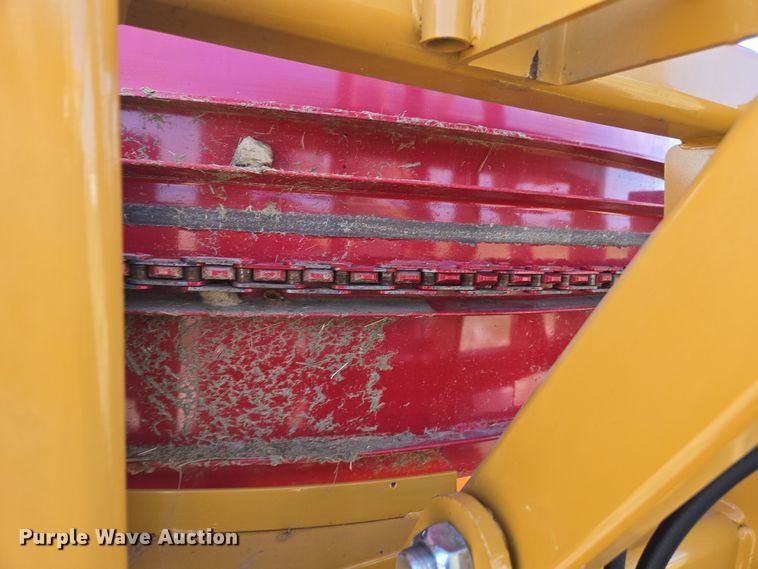 image for item DE2158 2021 Haybuster 1000 tub grinder