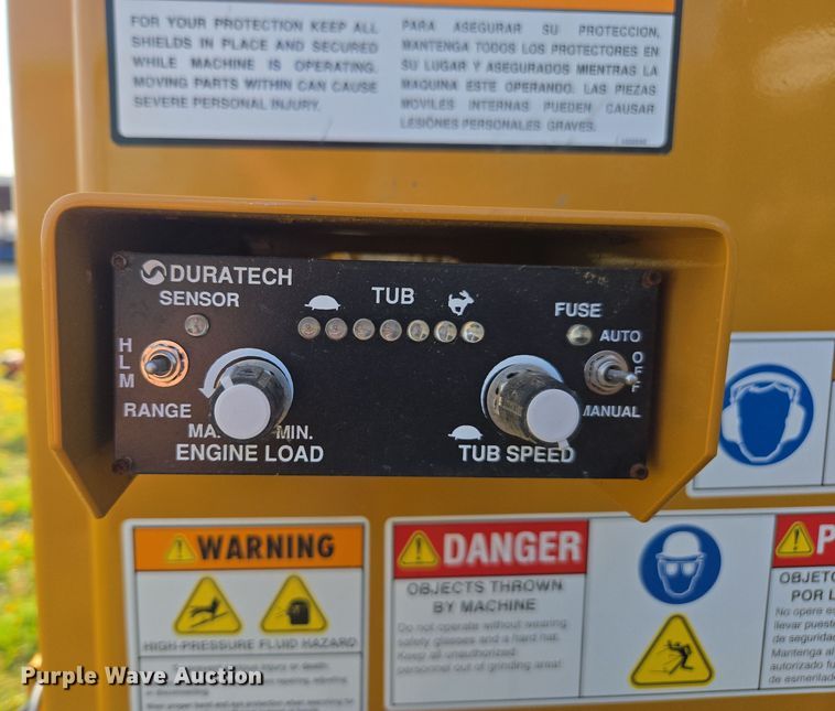 image for item DE2158 2021 Haybuster 1000 tub grinder