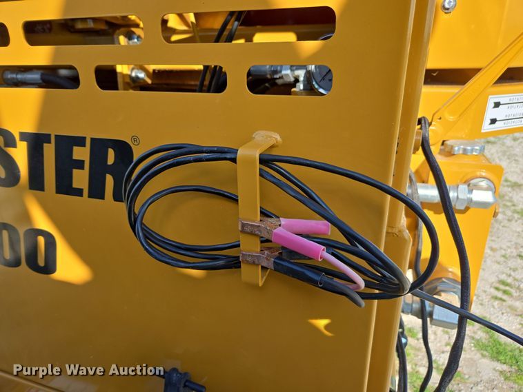 image for item DE2158 2021 Haybuster 1000 tub grinder