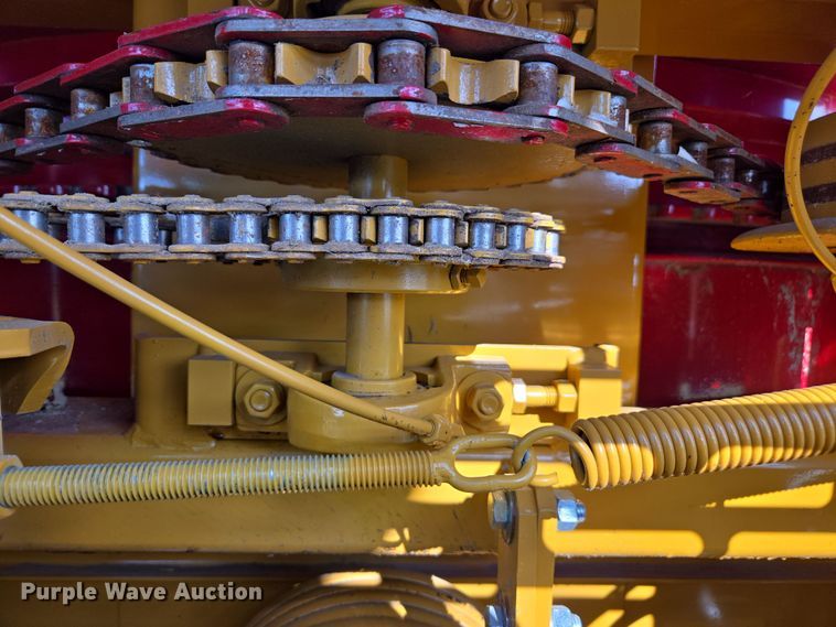 image for item DE2158 2021 Haybuster 1000 tub grinder