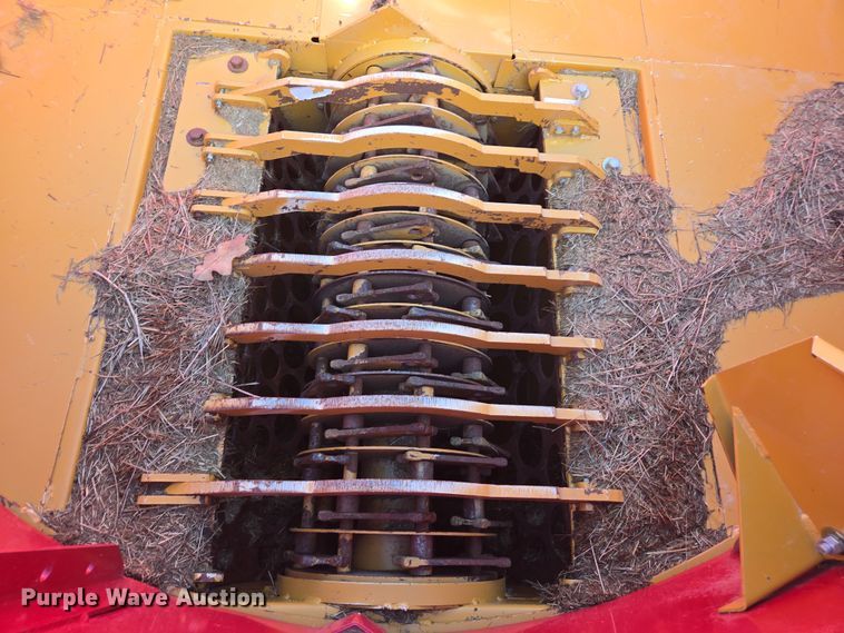 image for item DE2158 2021 Haybuster 1000 tub grinder