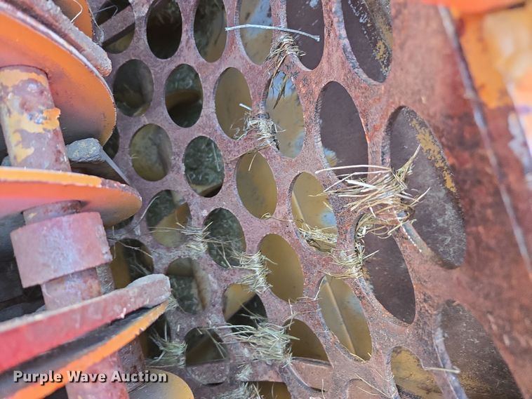 image for item DE2158 2021 Haybuster 1000 tub grinder