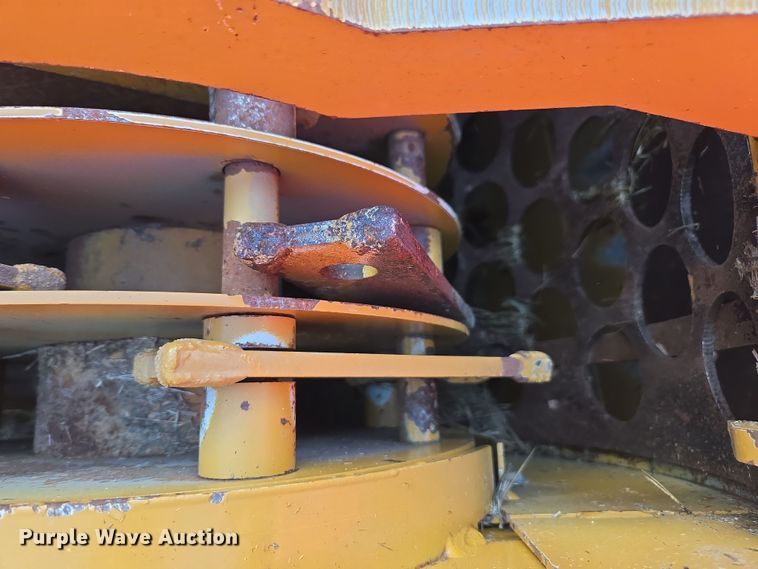 image for item DE2158 2021 Haybuster 1000 tub grinder