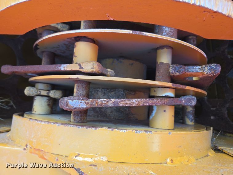 image for item DE2158 2021 Haybuster 1000 tub grinder