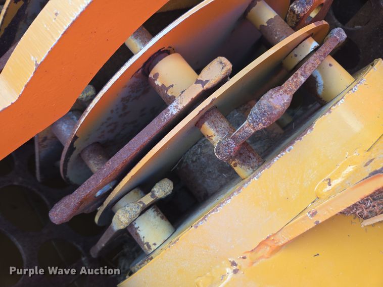 image for item DE2158 2021 Haybuster 1000 tub grinder