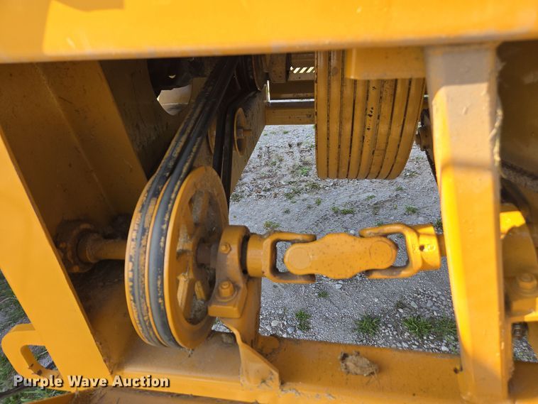 image for item DE2158 2021 Haybuster 1000 tub grinder