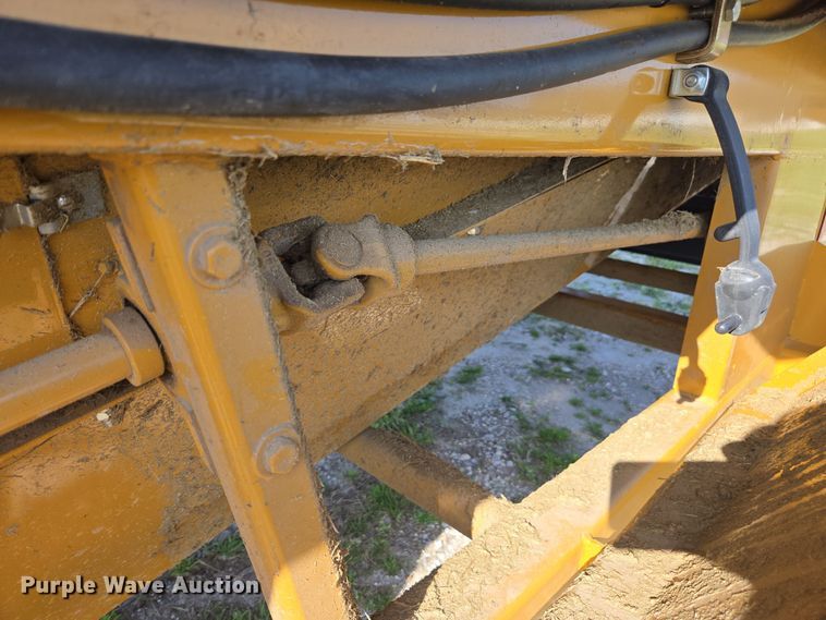 image for item DE2158 2021 Haybuster 1000 tub grinder