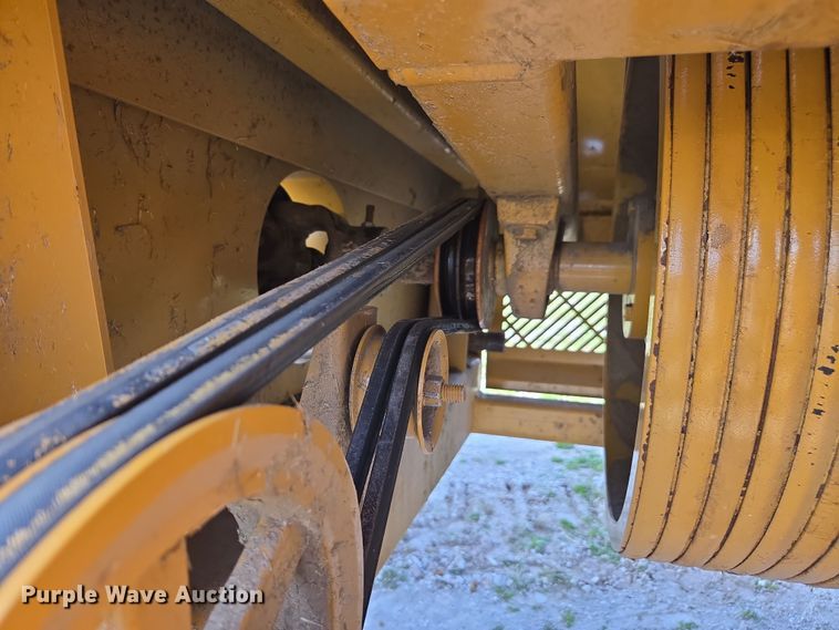 image for item DE2158 2021 Haybuster 1000 tub grinder