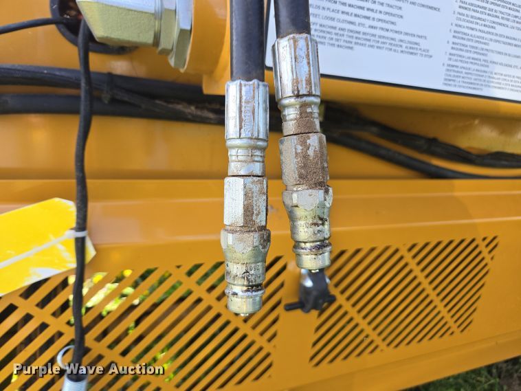 image for item DE2158 2021 Haybuster 1000 tub grinder