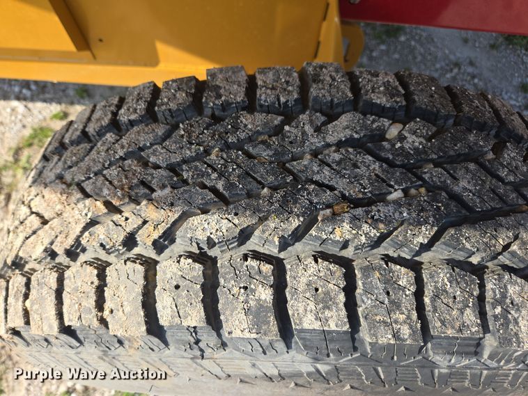 image for item DE2158 2021 Haybuster 1000 tub grinder