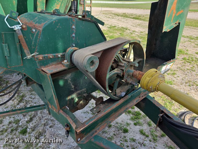 image for item DE2159 Art's-Way 528730 feed grinder/mixer