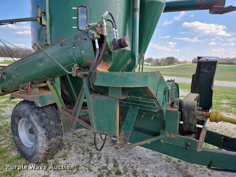 image for item DE2159 Art's-Way 528730 feed grinder/mixer