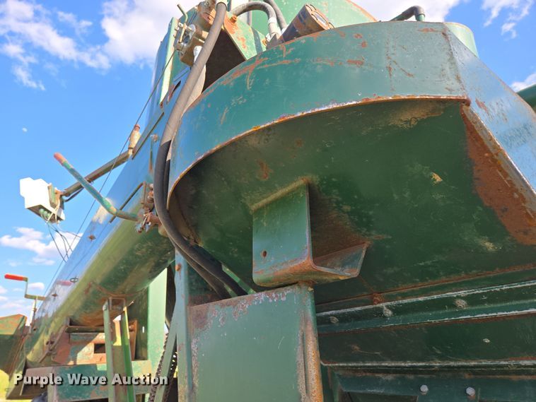 image for item DE2159 Art's-Way 528730 feed grinder/mixer