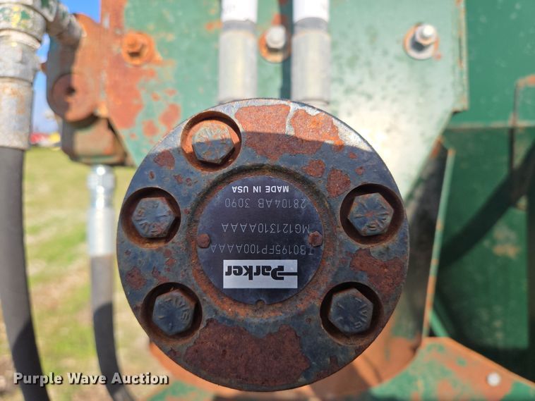 image for item DE2159 Art's-Way 528730 feed grinder/mixer